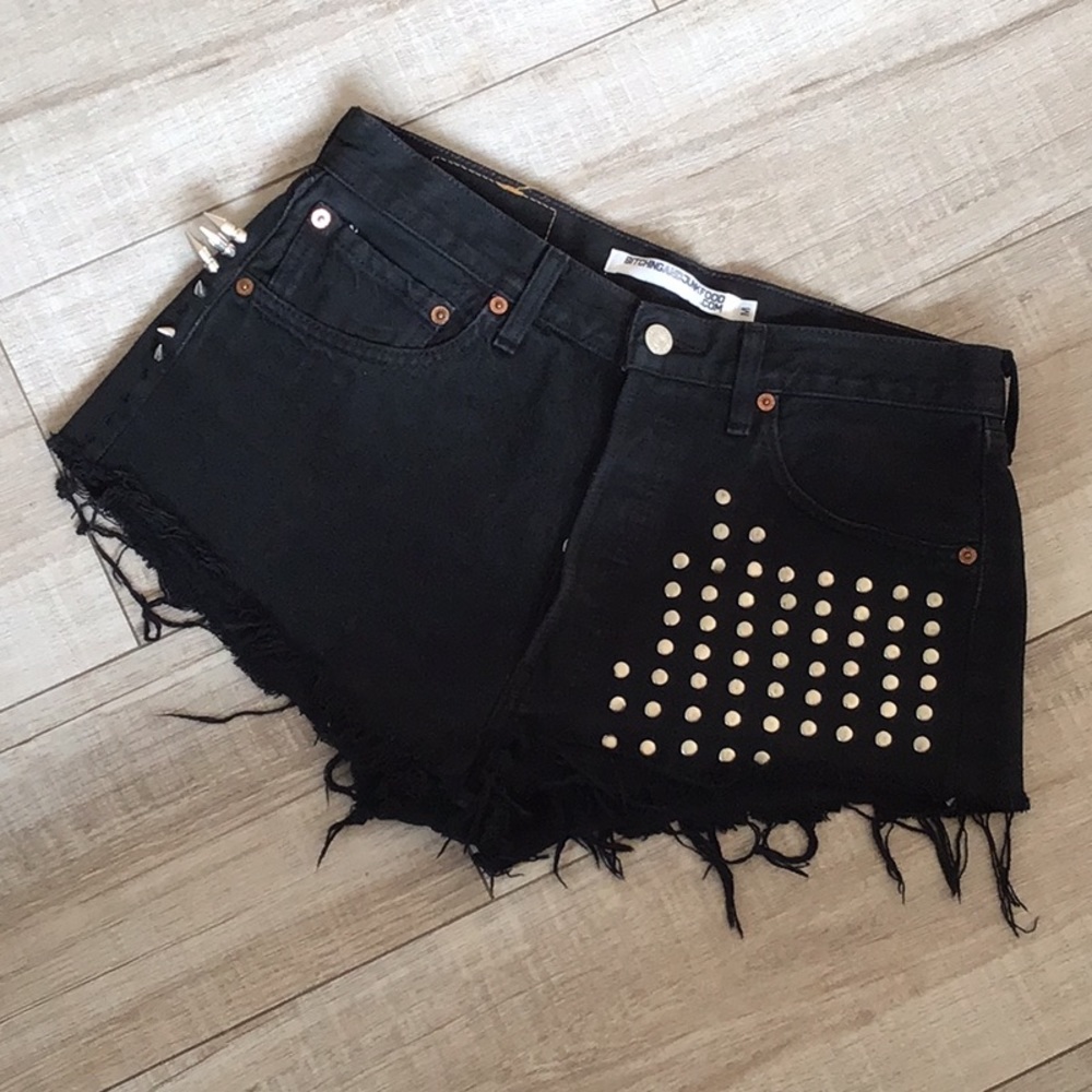 Bitchingandjunkfood Vintage Levi’s Black Shorts M